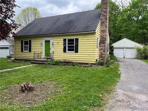 110 S Willow St, Aurora, NY 14052