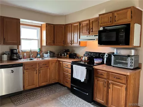 5234 Feigle Rd, Pendleton, NY 14094 photo 8