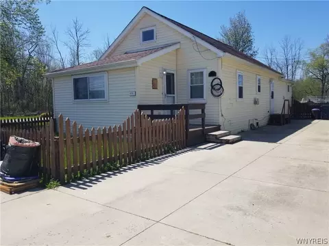 1086 Baseline Rd, Grand Island, NY 14072