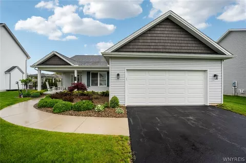 4603 Carlyes Ct, Hamburg, NY 14075