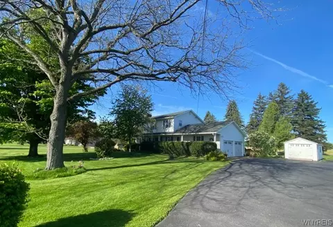 2112 S Lyndonville Rd, Yates, NY 14098