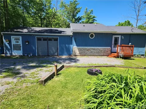 9366 Jamestown St, Evans, NY 14006