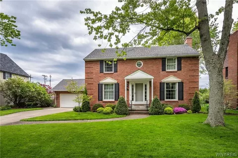 72 Doncaster Rd, Buffalo, NY 14217