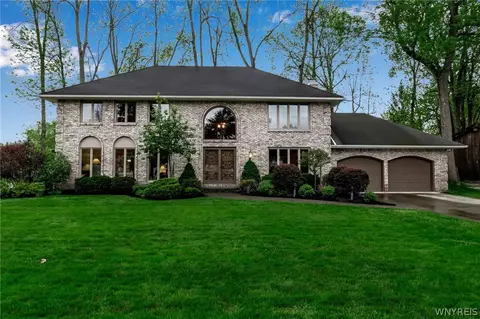 196 Crestwood Ln, Amherst, NY 14221