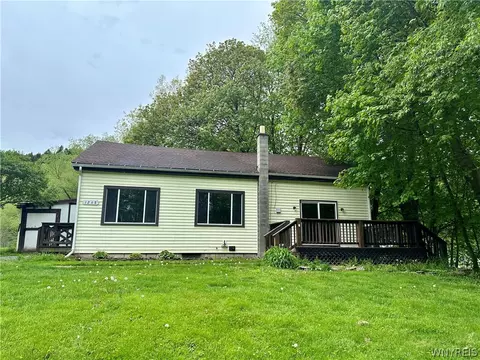 1268 Dale Rd, Middlebury, NY 14591