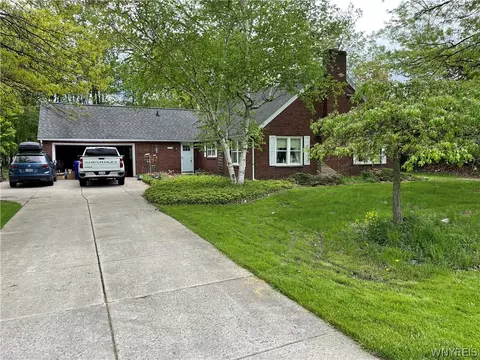 375 Union Rd, West Seneca, NY 14224