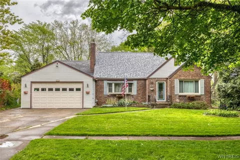 237 S Roycroft Blvd, Cheektowaga, NY 14225