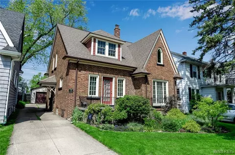 132 Capen Blvd, Amherst, NY 14226