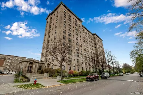 33 Gates Cir #3E, Buffalo, NY 14222