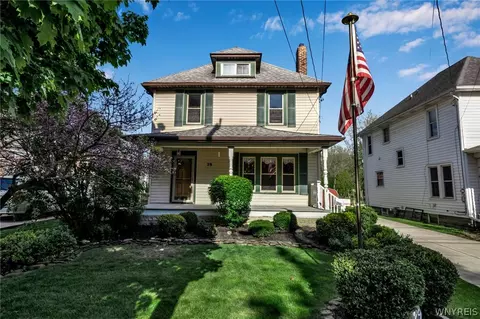 29 Court St, Lancaster, NY 14086