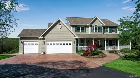 7661 Abbott Hill Rd, Boston, NY 14025
