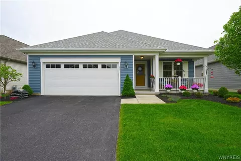 11 Saybrook Dr, Lancaster, NY 14086