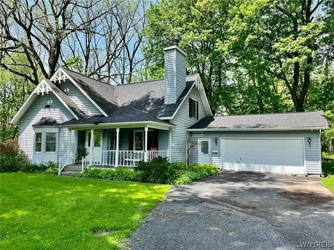 315 Center St, Aurora, NY 14052