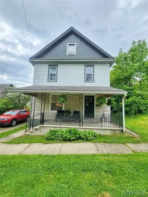 19 Academy St, Salamanca, NY 14779