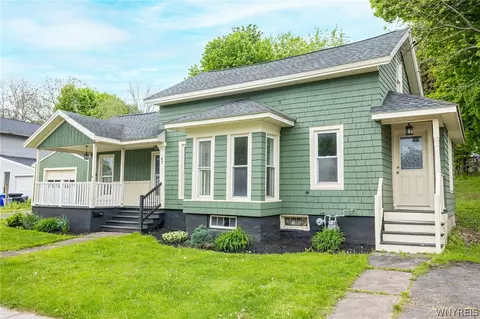 45 S Main St, Murray, NY 14470