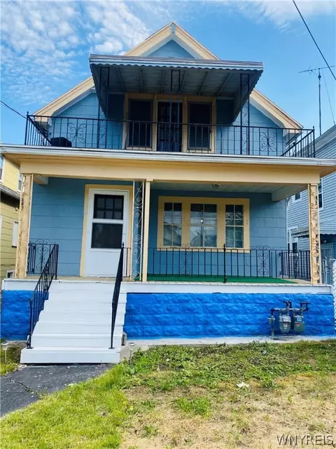93 Manhart St, Buffalo, NY 14215
