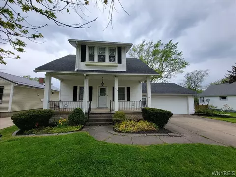 4856 Morgan Pkwy, Hamburg, NY 14075