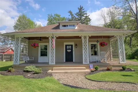 5063 Lake Shore Rd, Hamburg, NY 14075