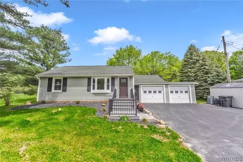11900 Parker Rd, East Aurora, NY 14052