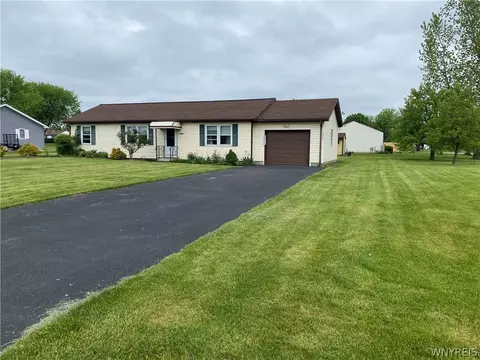 3257 Southway Dr, Cambria, NY 14132