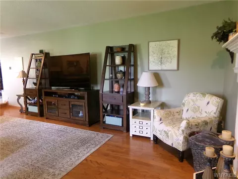 3473 Stevenson Ct, Wheatfield, NY 14120 photo 9