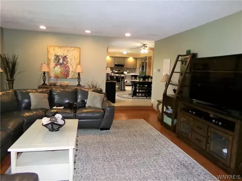 3473 Stevenson Ct, Wheatfield, NY 14120 photo 13