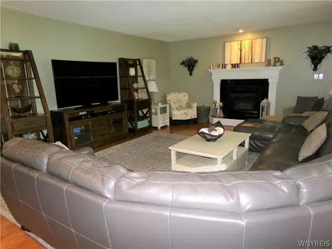 3473 Stevenson Ct, Wheatfield, NY 14120 photo 11