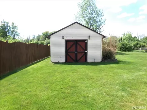 3473 Stevenson Ct, Wheatfield, NY 14120 photo 30