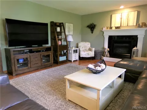 3473 Stevenson Ct, Wheatfield, NY 14120 photo 10