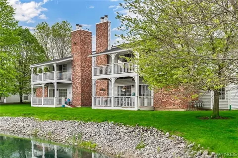 1135 Youngs Rd #D, Amherst, NY 14221