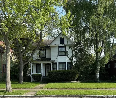 2493 Pierce Ave, Niagara Falls, NY 14301