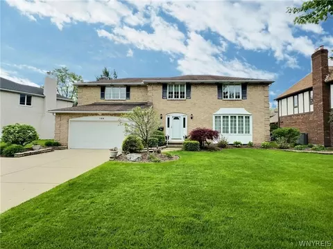 139 Four Seasons Rd E, Amherst, NY 14226