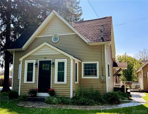 25 Hamlin Ave, Aurora, NY 14052