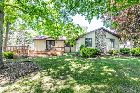 2032 Harvey Rd, Grand Island, NY 14072