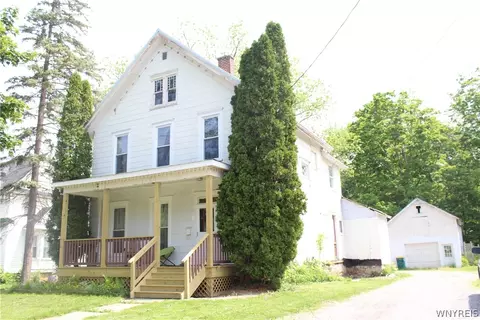 22 Fargo St, Warsaw, NY 14569