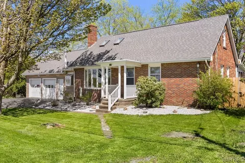 7879 Eden Rd, Eden, NY 14057