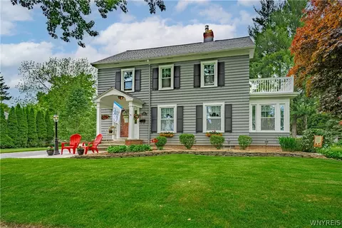 117 Windermere Rd, Lockport, NY 14094