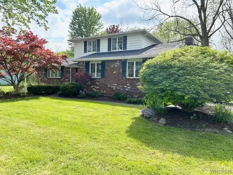6624 W Canal Rd, Pendleton, NY 14094