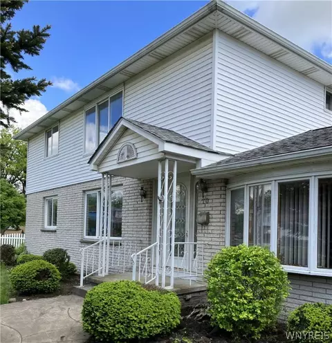 70 Sandy Ln, Cheektowaga, NY 14227