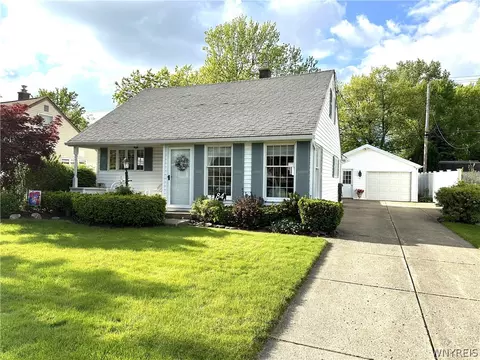 84 Balbach Dr, Cheektowaga, NY 14225
