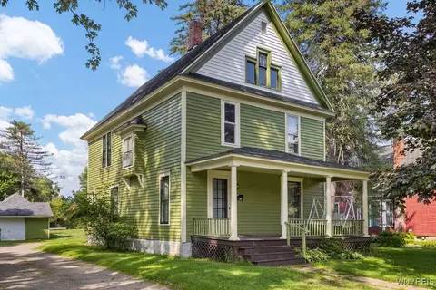 47 Woodward Ave, Springville, NY 14141