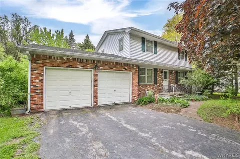 4816 Meyer Rd, Pendleton, NY 14120