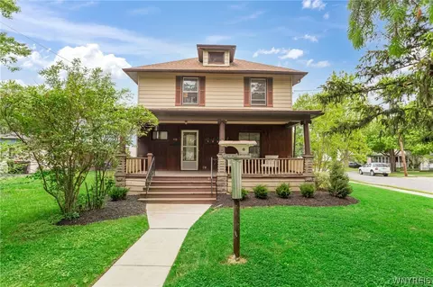 110 Elm Pl, Lancaster, NY 14086