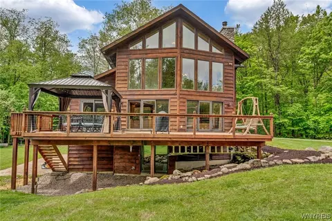 8438 Vermont Hill Rd, Holland, NY 14080
