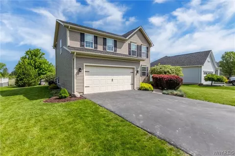 485 Riverwalk Dr, Youngstown, NY 14174
