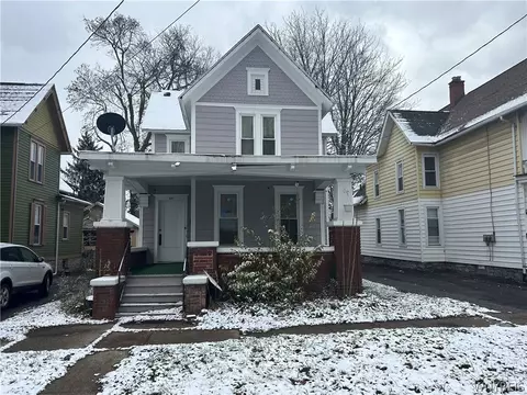 147 Grand St, Lockport, NY 14094