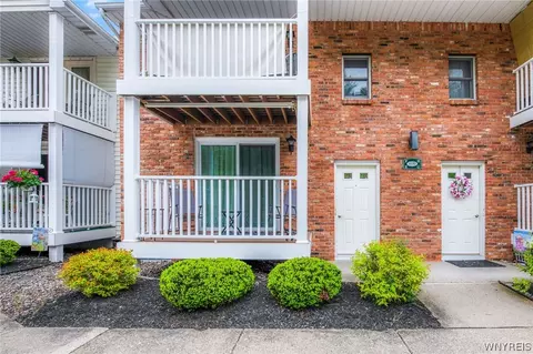 4619 Chestnut Ridge Rd #E, Amherst, NY 14228