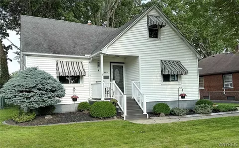 669 79th St, Niagara Falls, NY 14304