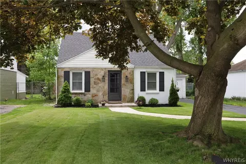 135 Koenig Rd, Tonawanda, NY 14150