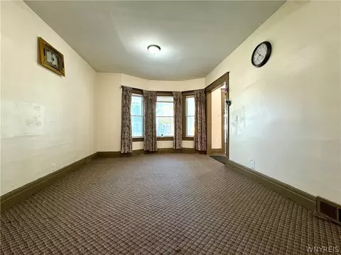 475 7th St, Buffalo, NY 14201 photo 4